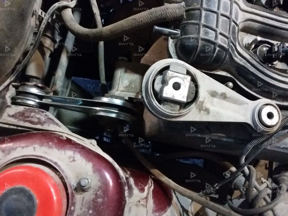 Ремонт и замена подушки двигателя Peugeot 408 в Улан-Удэ