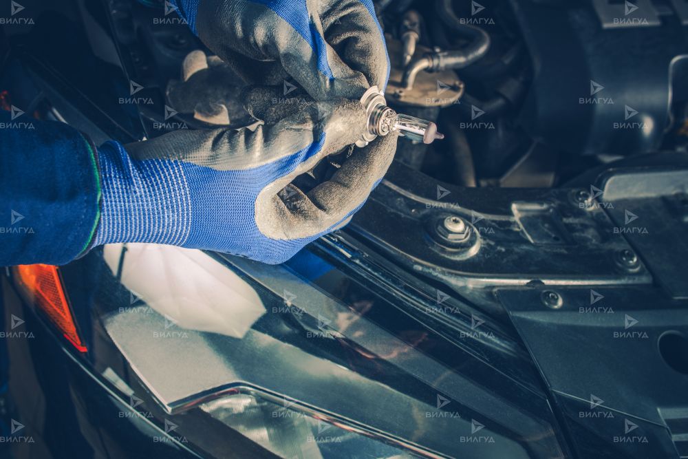 Замена лампы поворотника Suzuki в Улан-Удэ Замена лампы поворотника Suzuki в Улан-Удэ